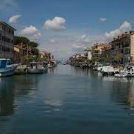 Bright Flat 30Mt From The Beach 公寓 *